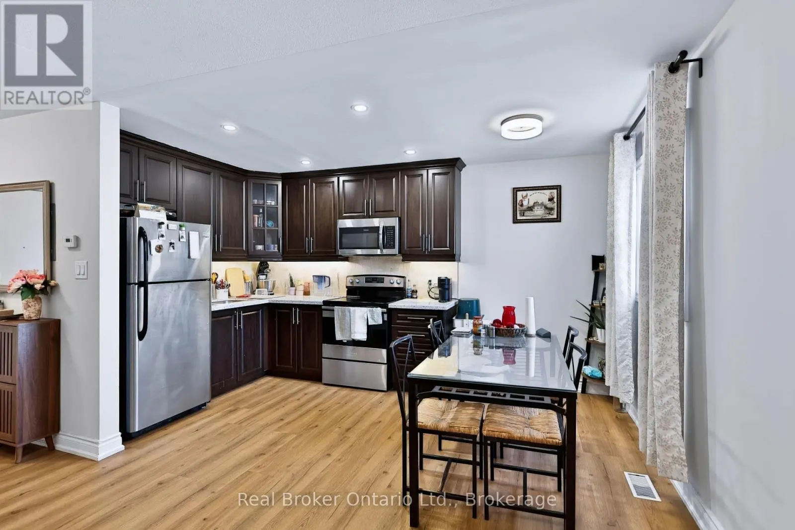 1831 MAIN STREET W
