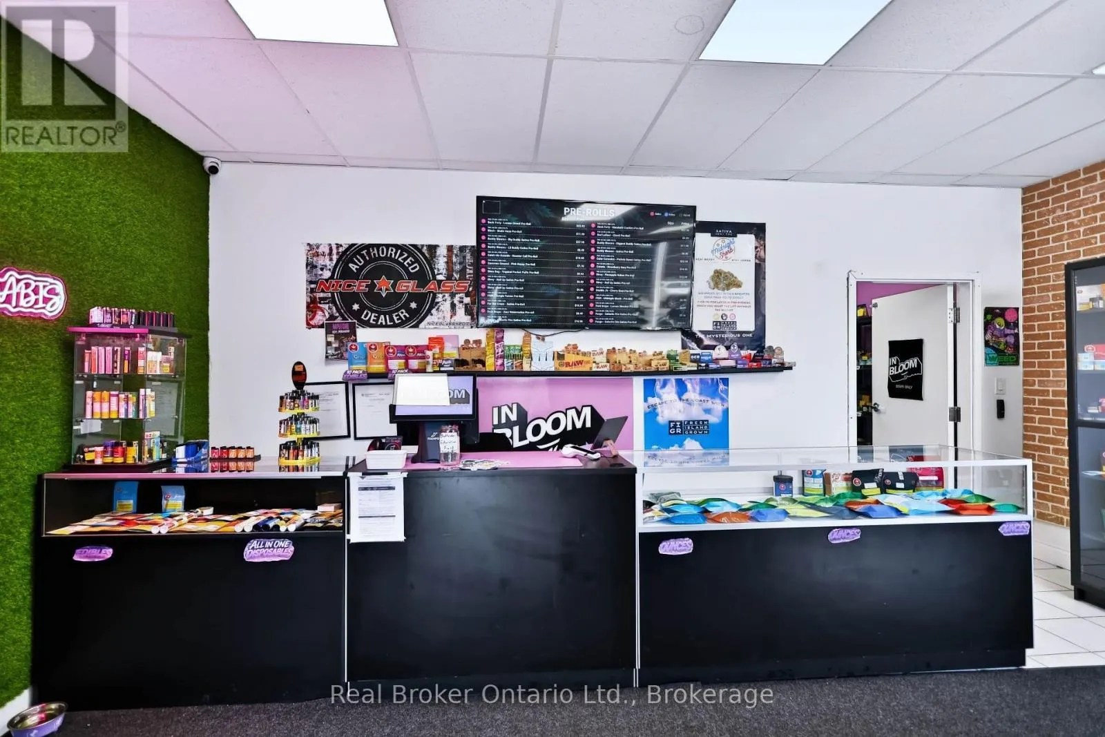 1831 MAIN STREET W