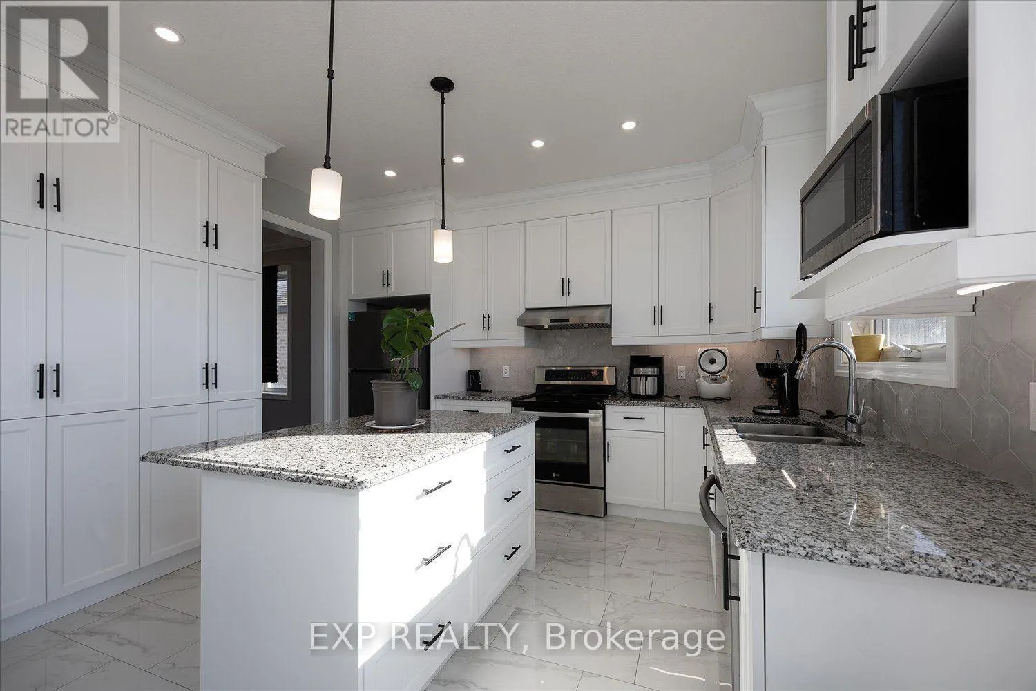 21 SYCAMORE DRIVE N