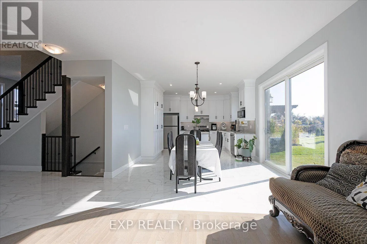 21 SYCAMORE DRIVE N