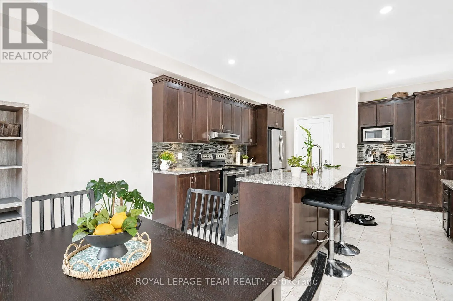 3 STONELEIGH STREET