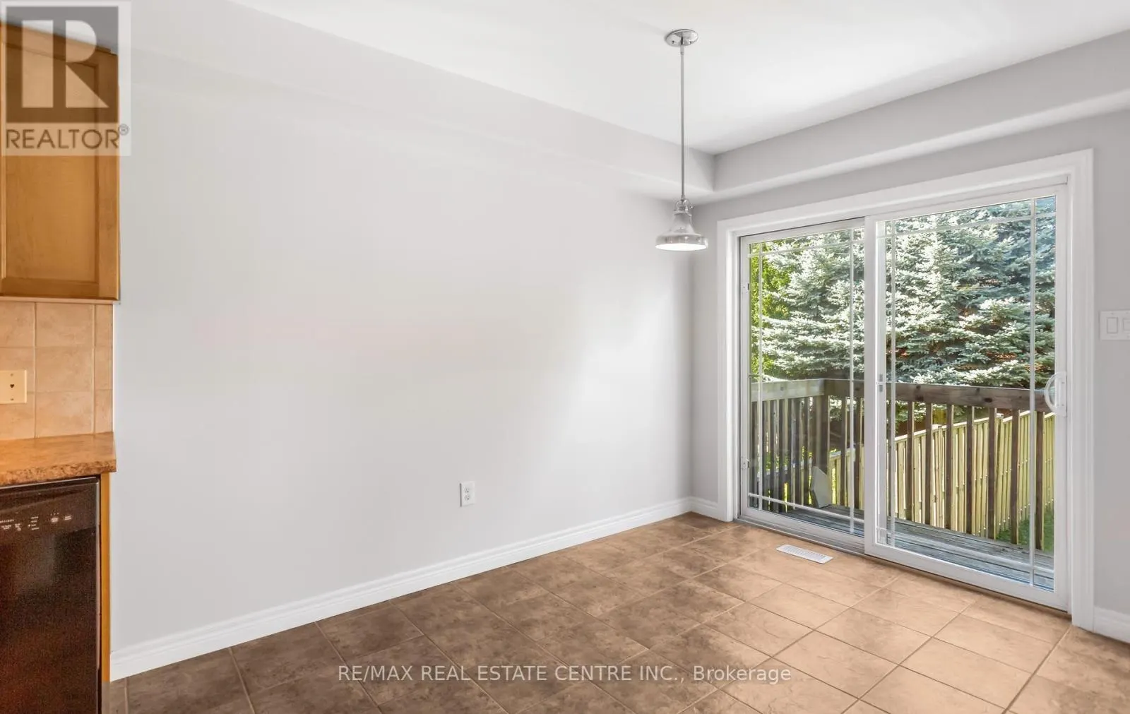38 - 8 HEMLOCK WAY