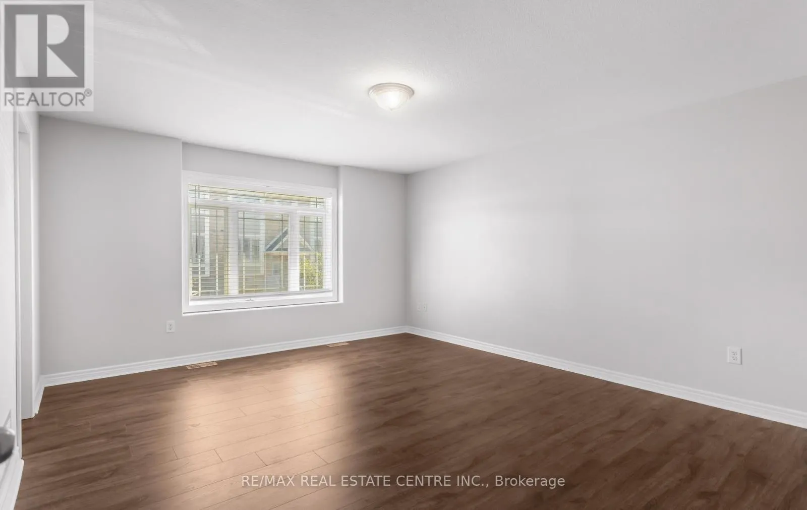 38 - 8 HEMLOCK WAY
