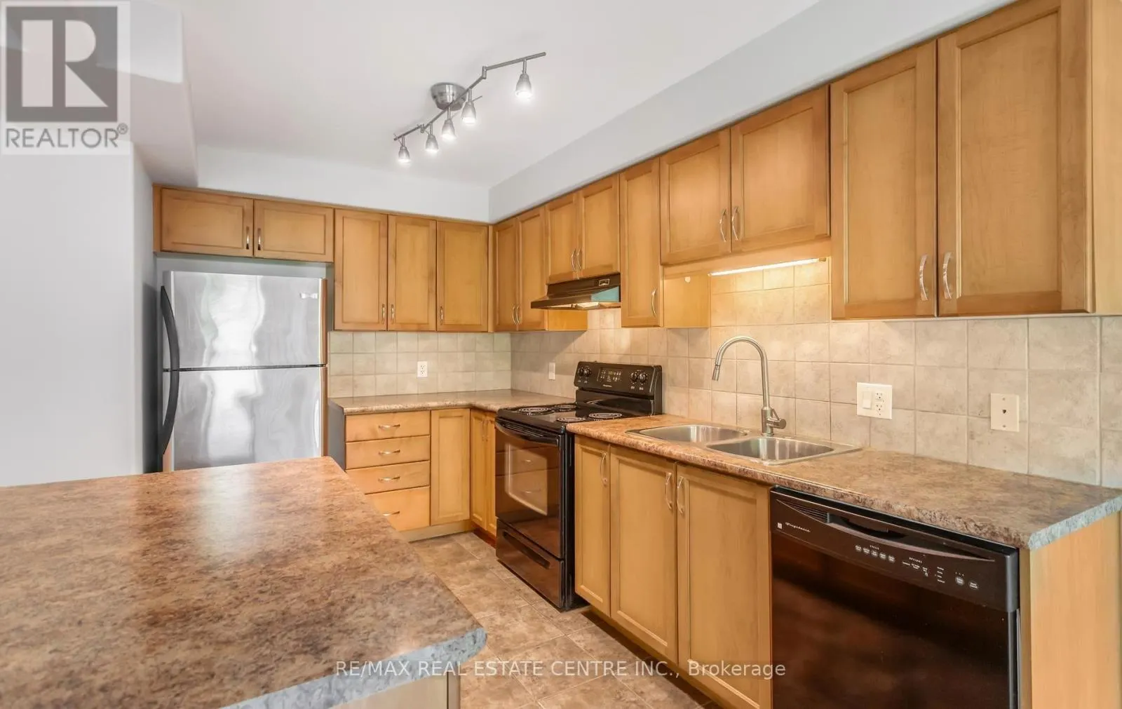 38 - 8 HEMLOCK WAY