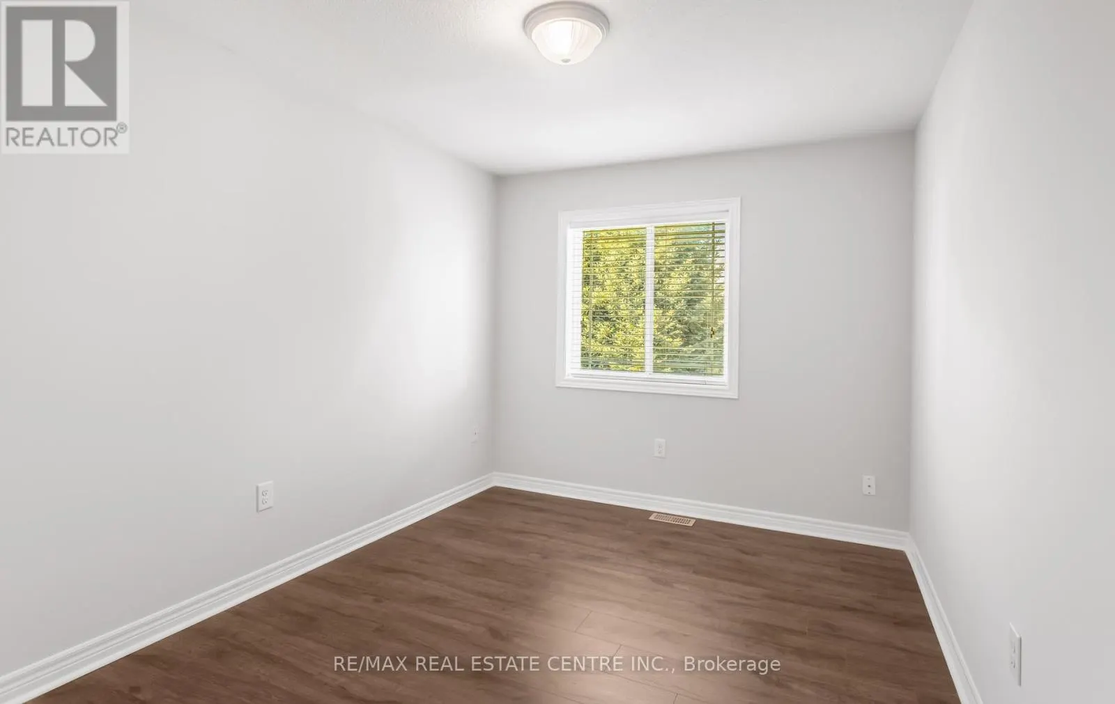 38 - 8 HEMLOCK WAY