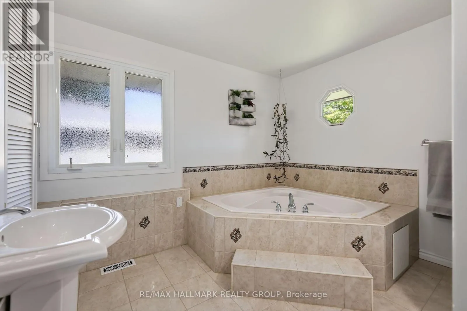2627 NORBERRY CRESCENT