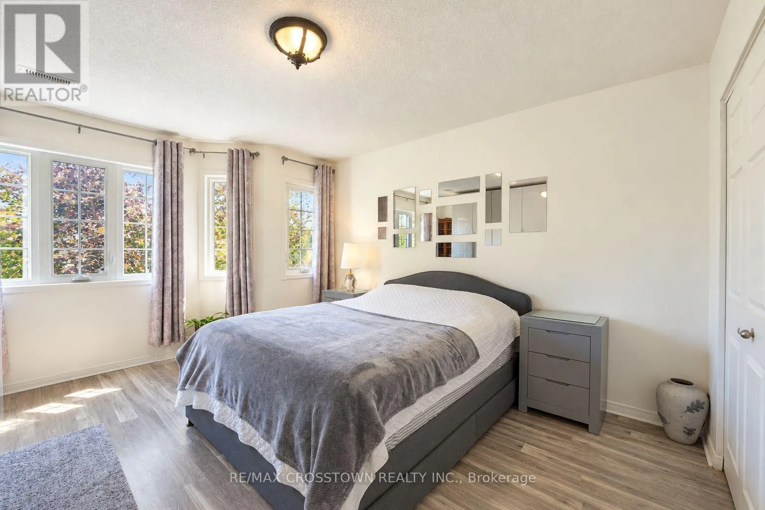 10 - 1067 RYMAL ROAD E