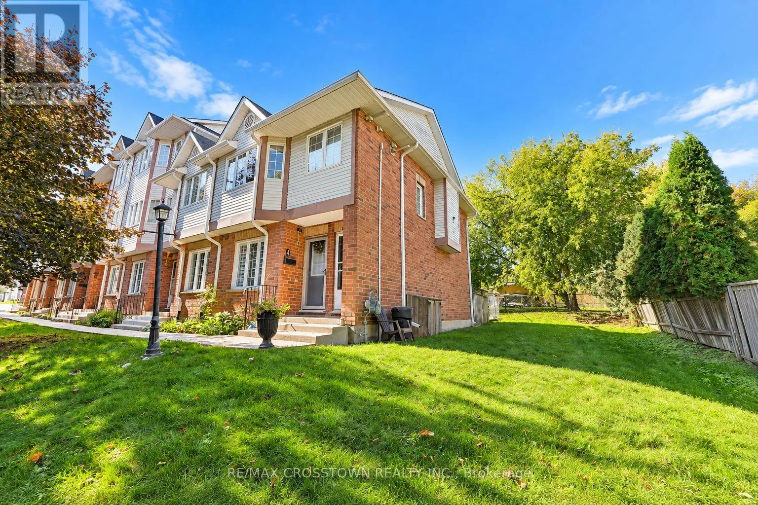 10 - 1067 RYMAL ROAD E