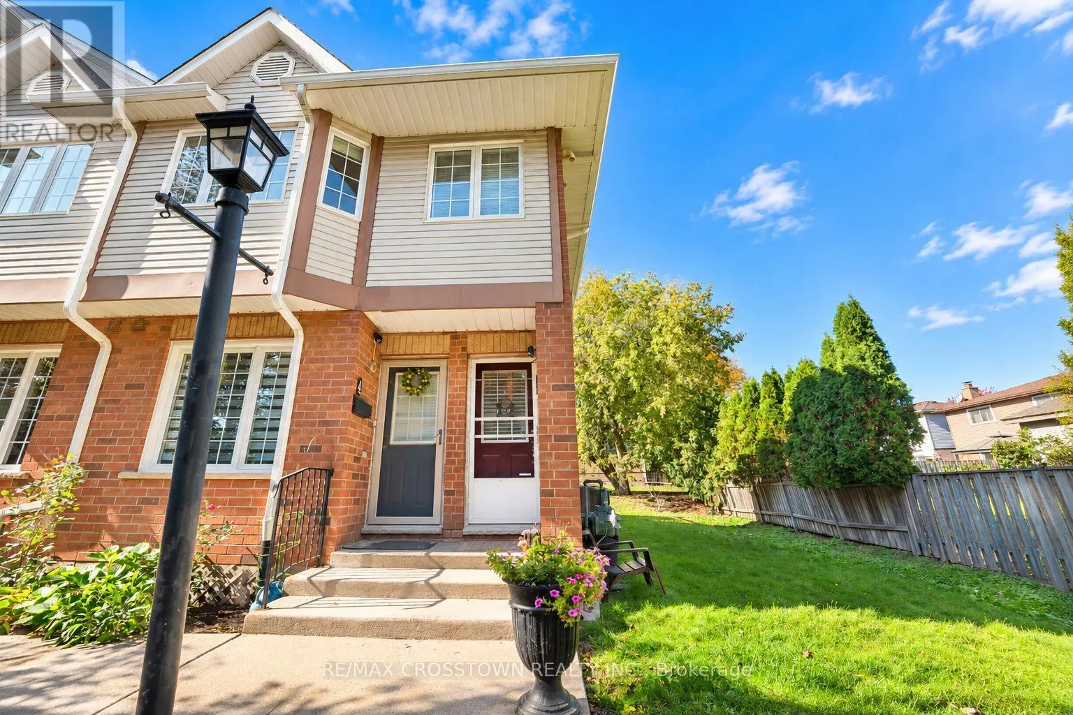 10 - 1067 RYMAL ROAD E