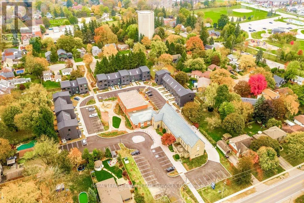 28 - 308 PARKSIDE DRIVE