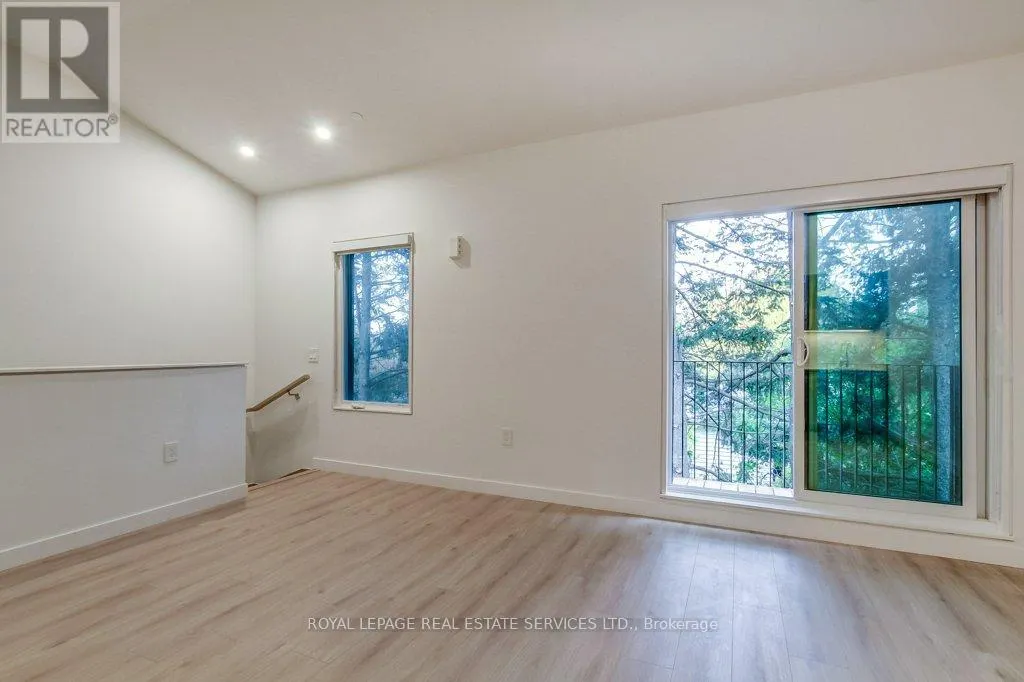 28 - 308 PARKSIDE DRIVE