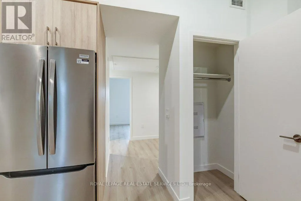 28 - 308 PARKSIDE DRIVE