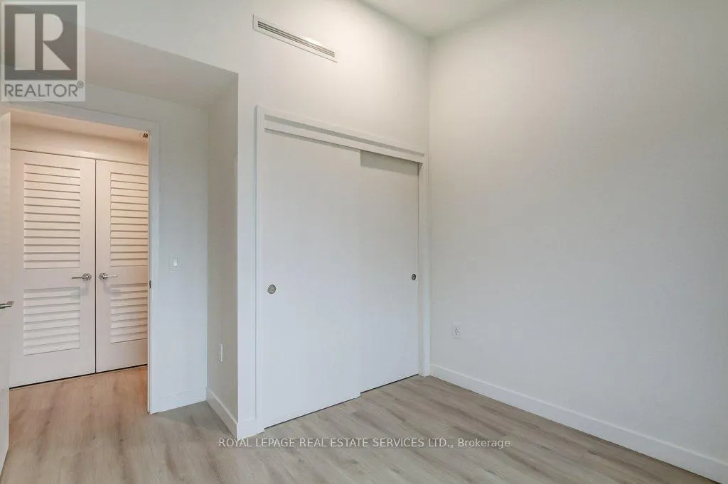 28 - 308 PARKSIDE DRIVE