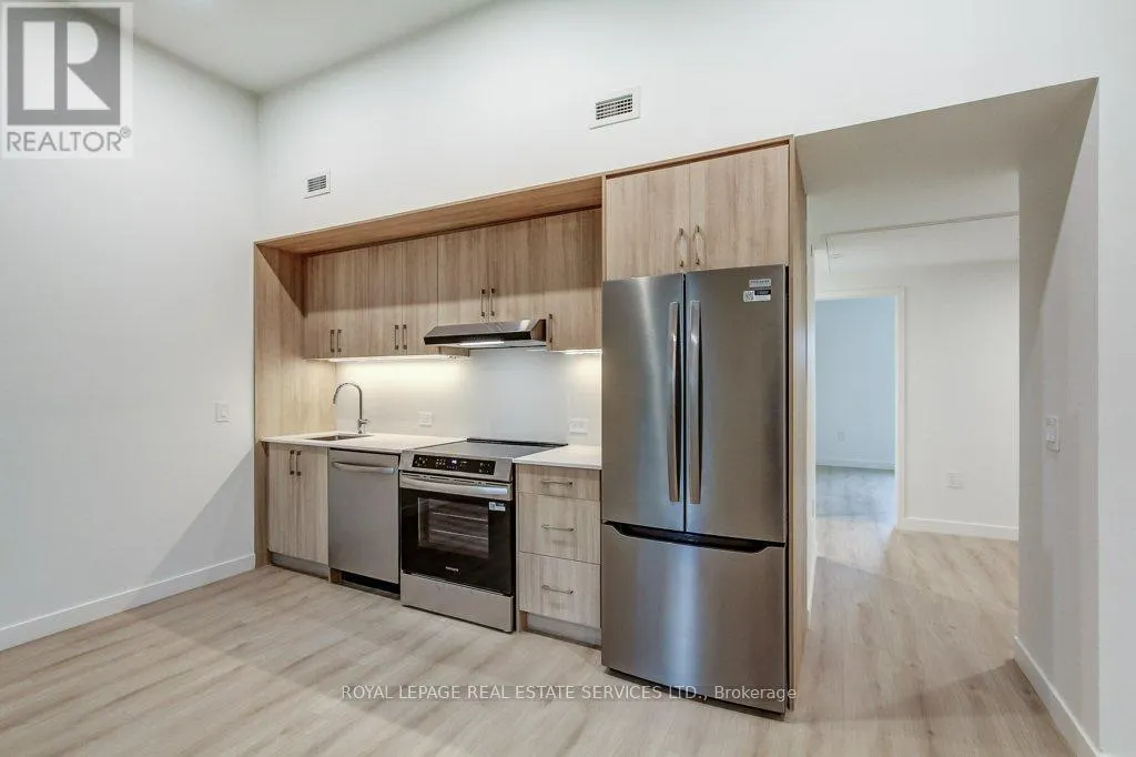 28 - 308 PARKSIDE DRIVE