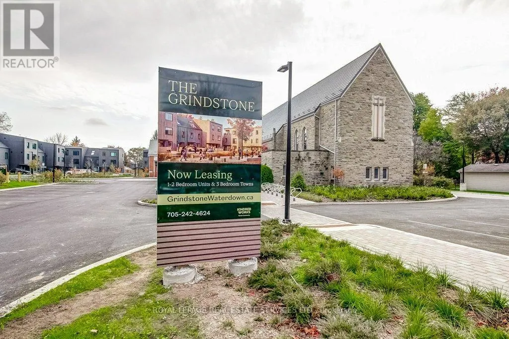 28 - 308 PARKSIDE DRIVE
