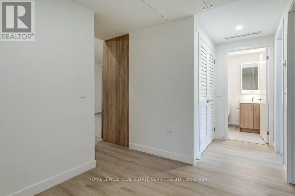 28 - 308 PARKSIDE DRIVE