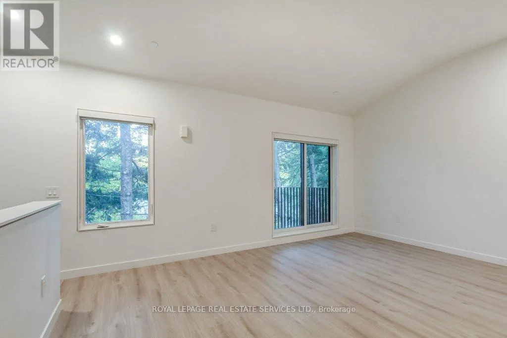 28 - 308 PARKSIDE DRIVE