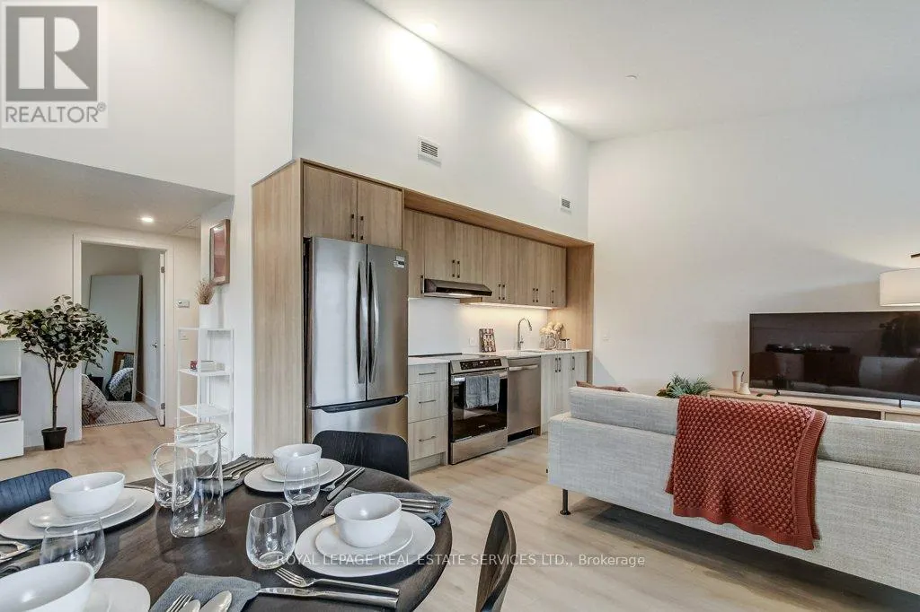 28 - 308 PARKSIDE DRIVE