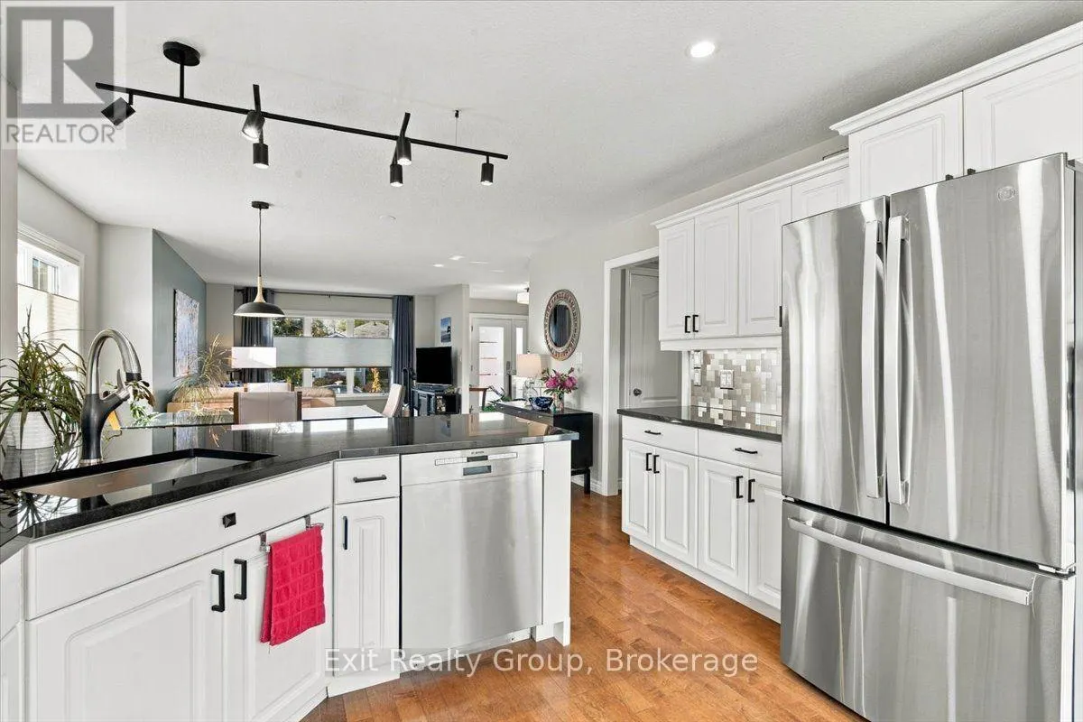 86 SANDBANKS COURT