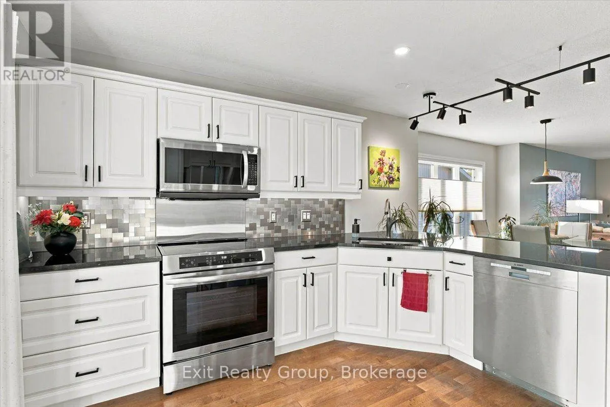 86 SANDBANKS COURT