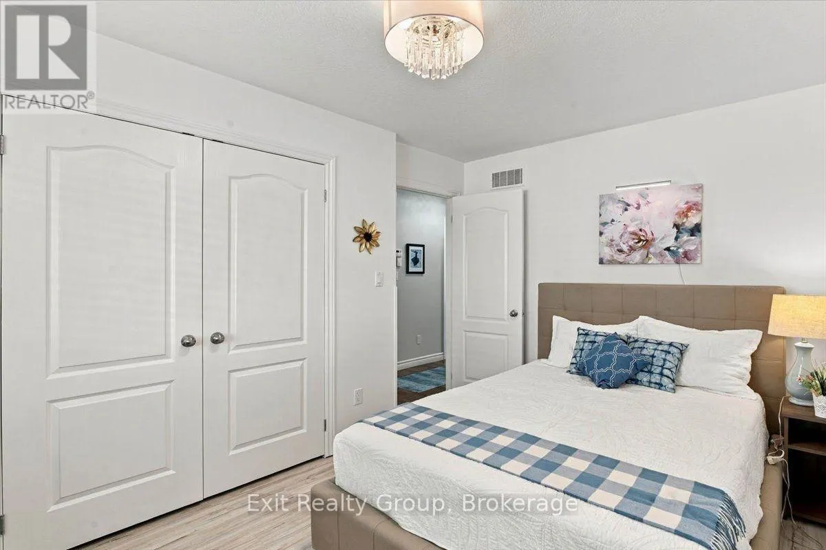 86 SANDBANKS COURT