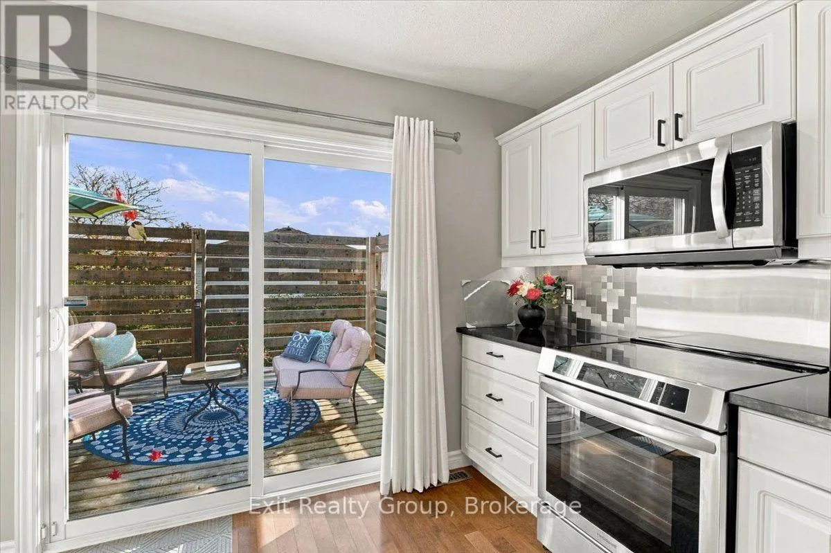 86 SANDBANKS COURT