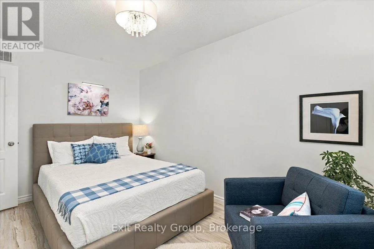 86 SANDBANKS COURT
