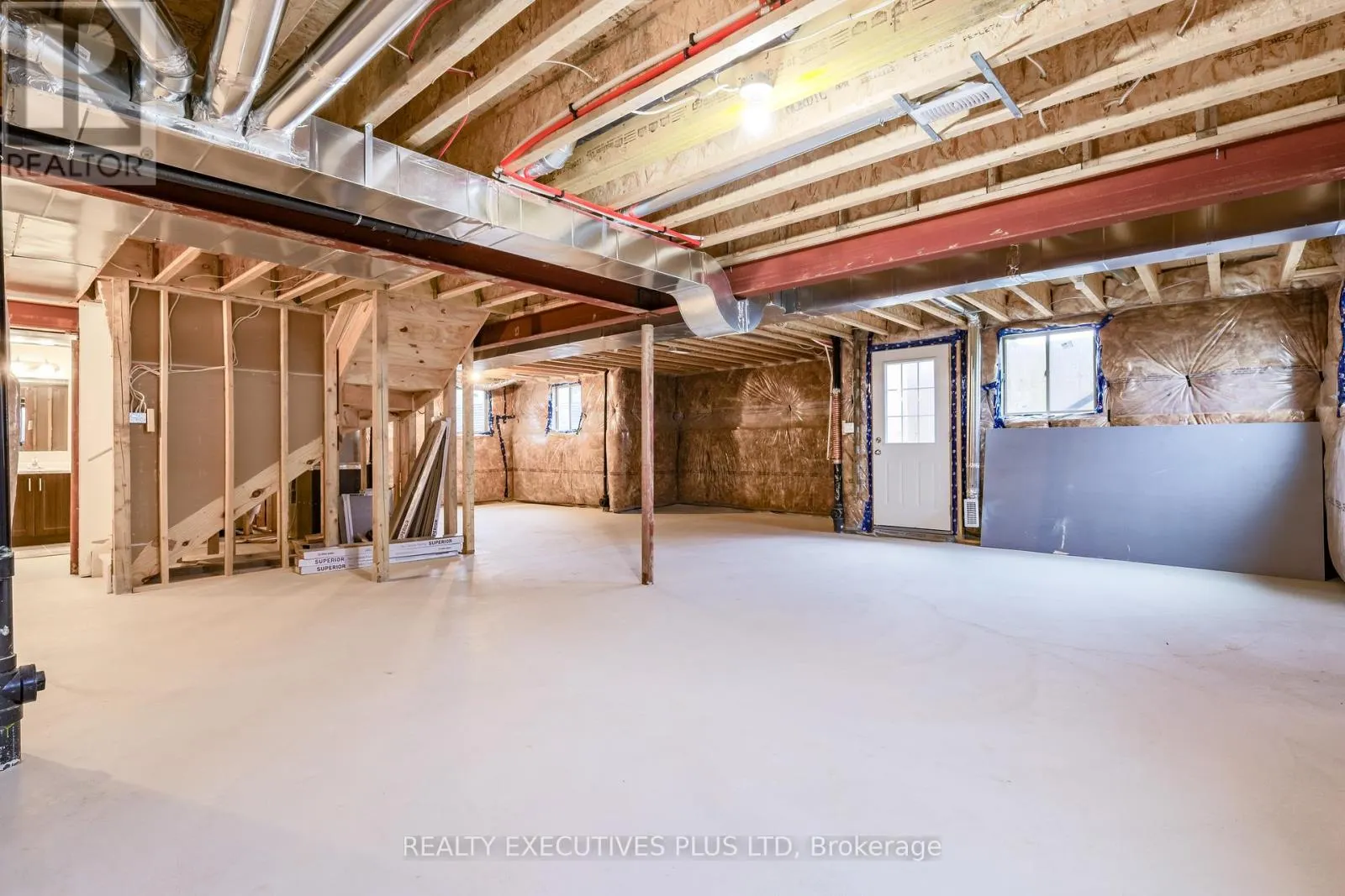15 VENTURE WAY