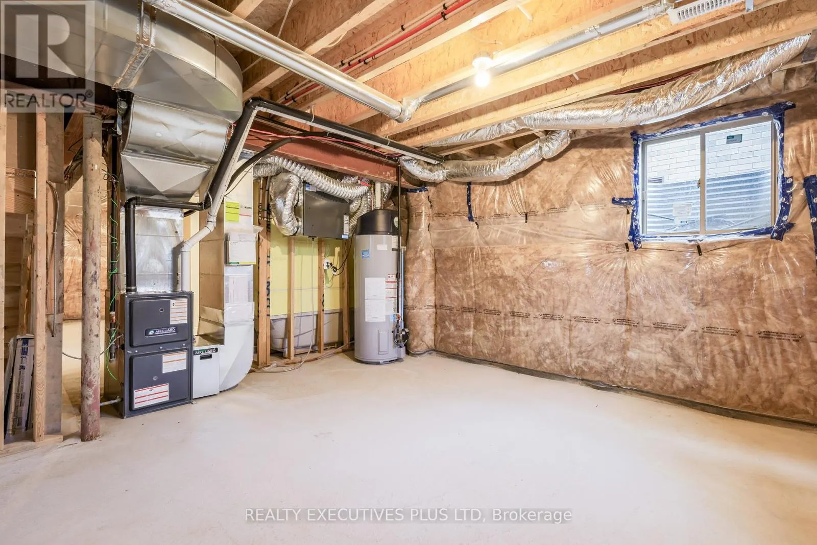 15 VENTURE WAY