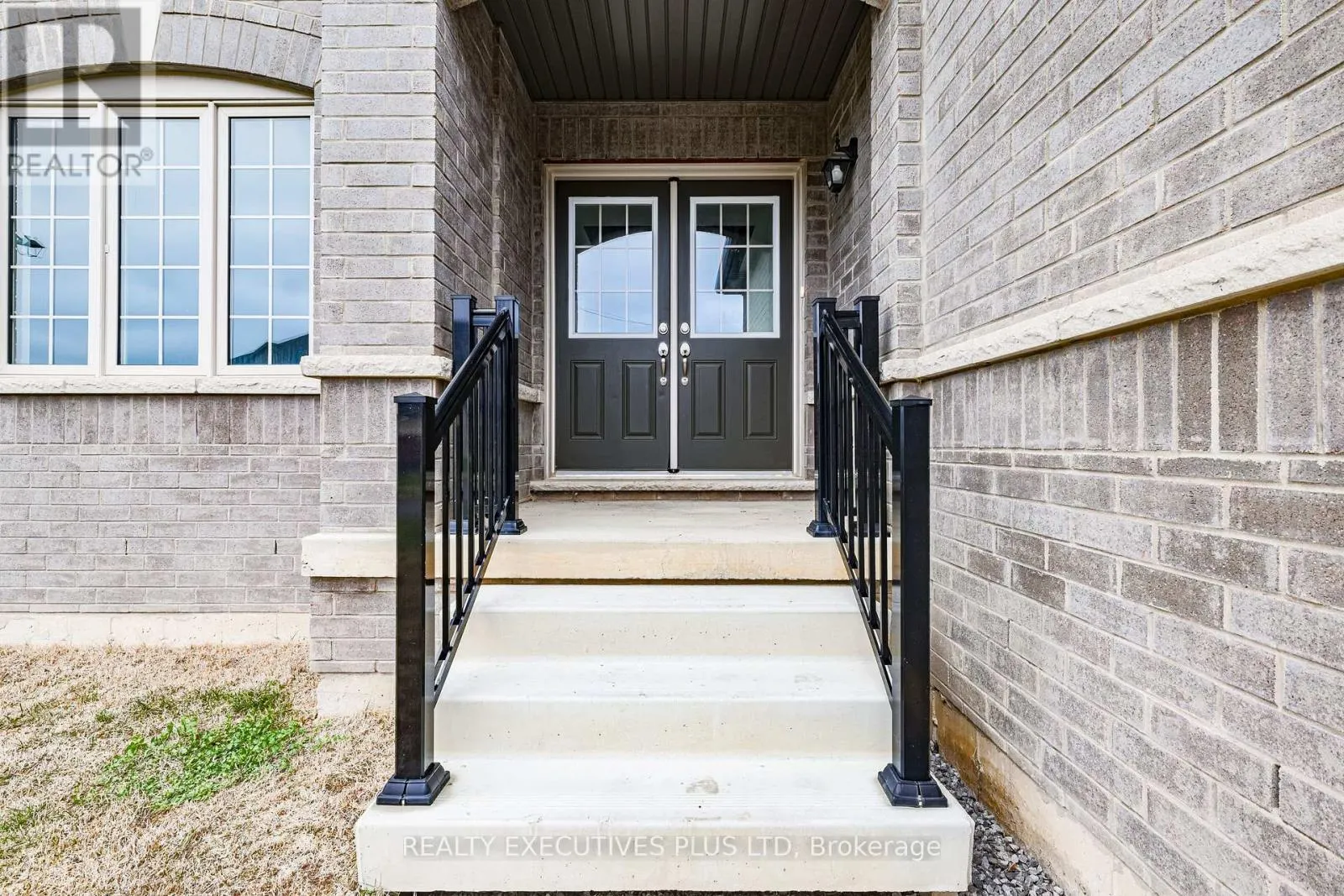 15 VENTURE WAY