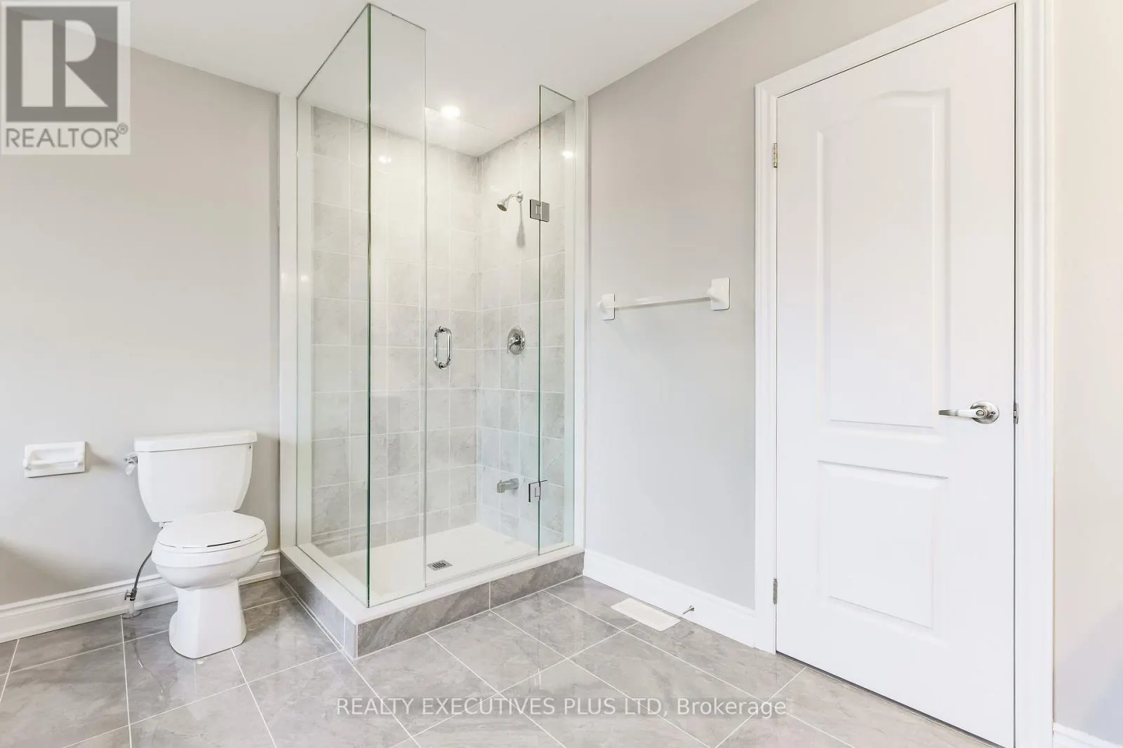 15 VENTURE WAY