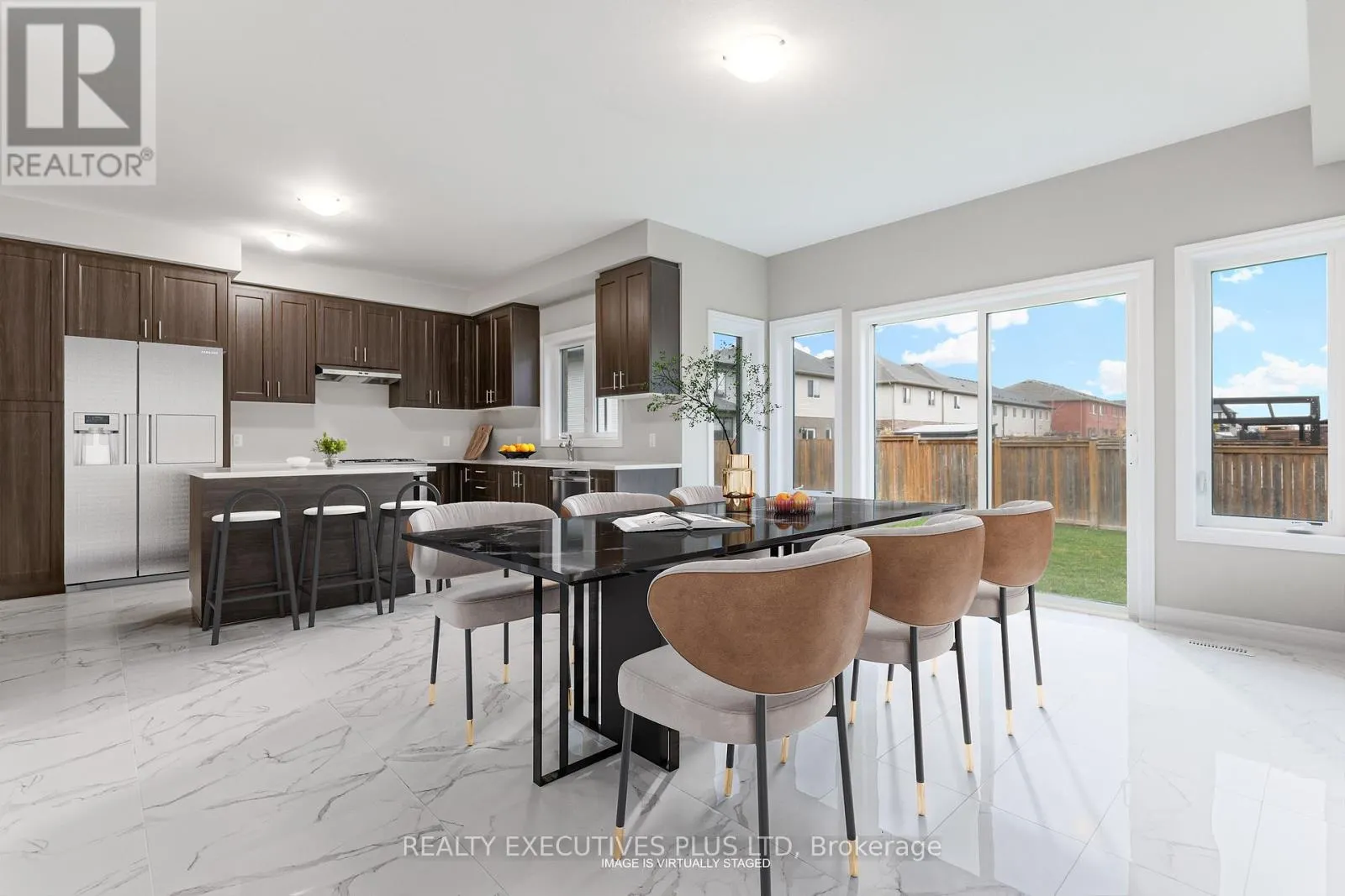 15 VENTURE WAY