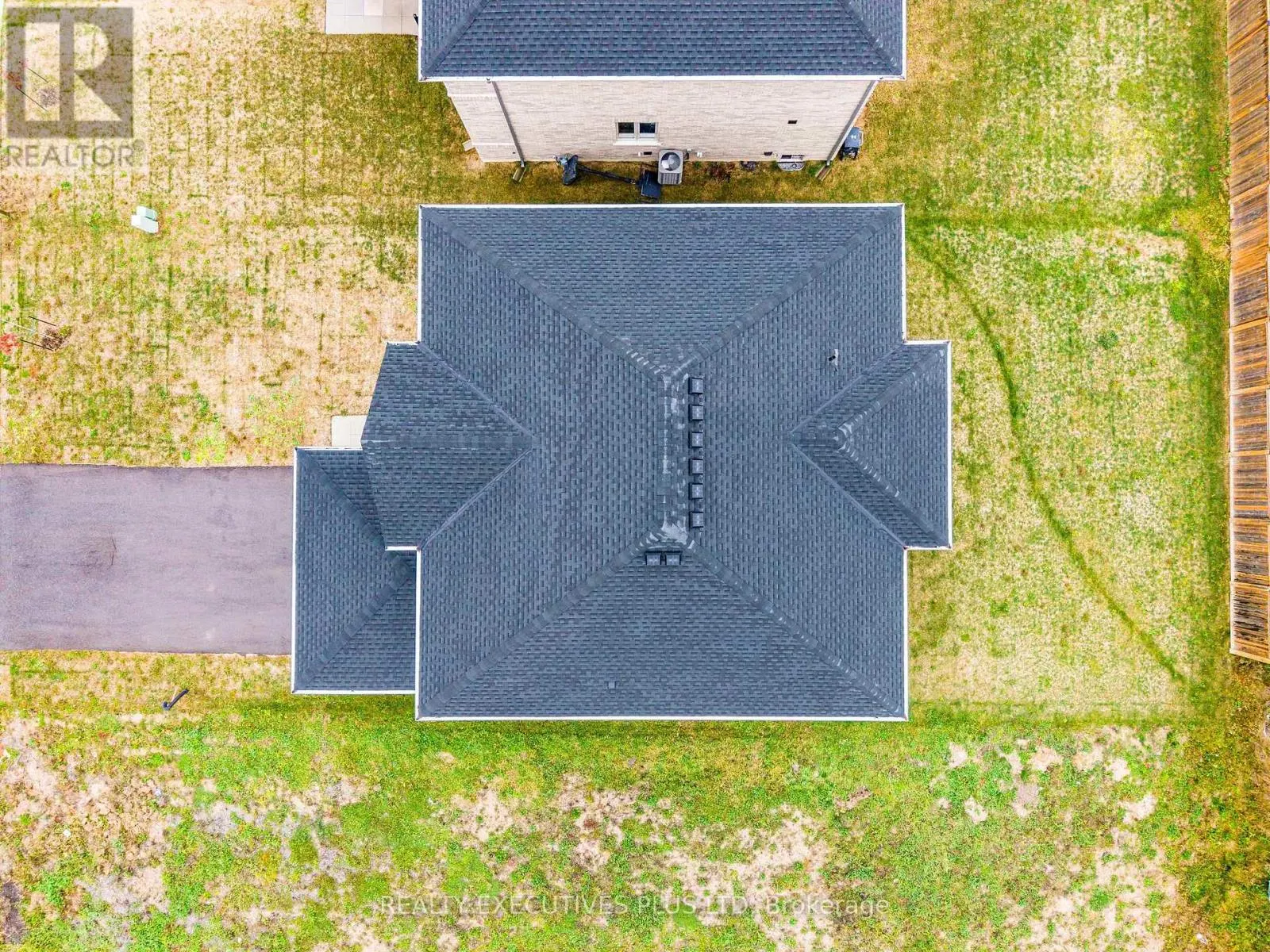 15 VENTURE WAY