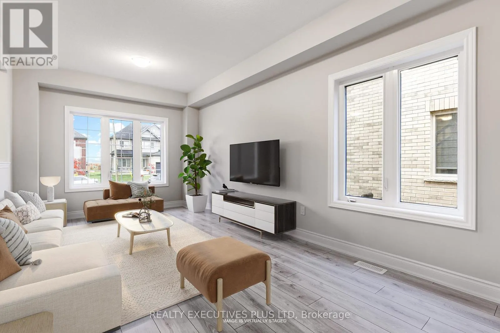 15 VENTURE WAY
