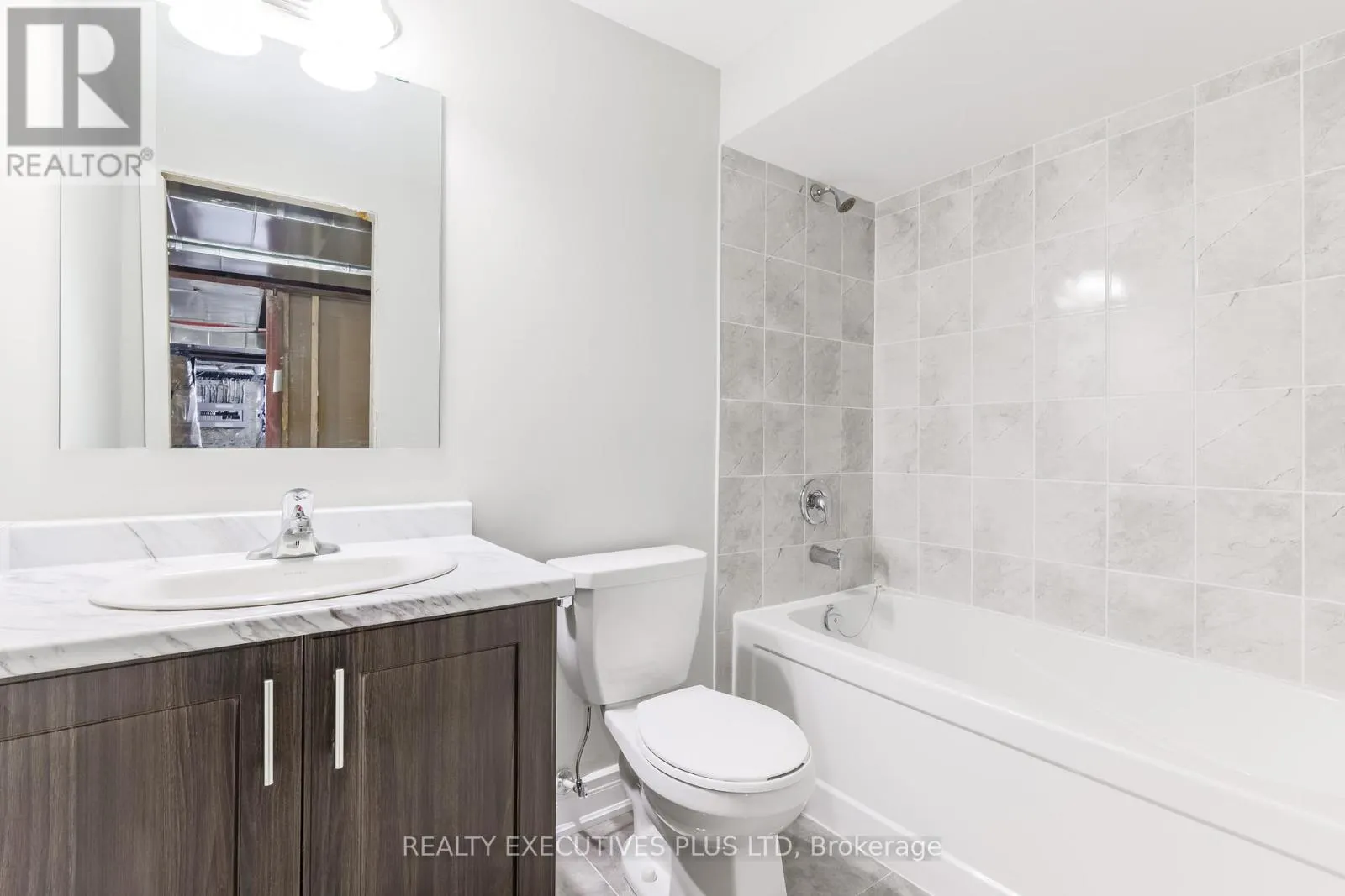 15 VENTURE WAY