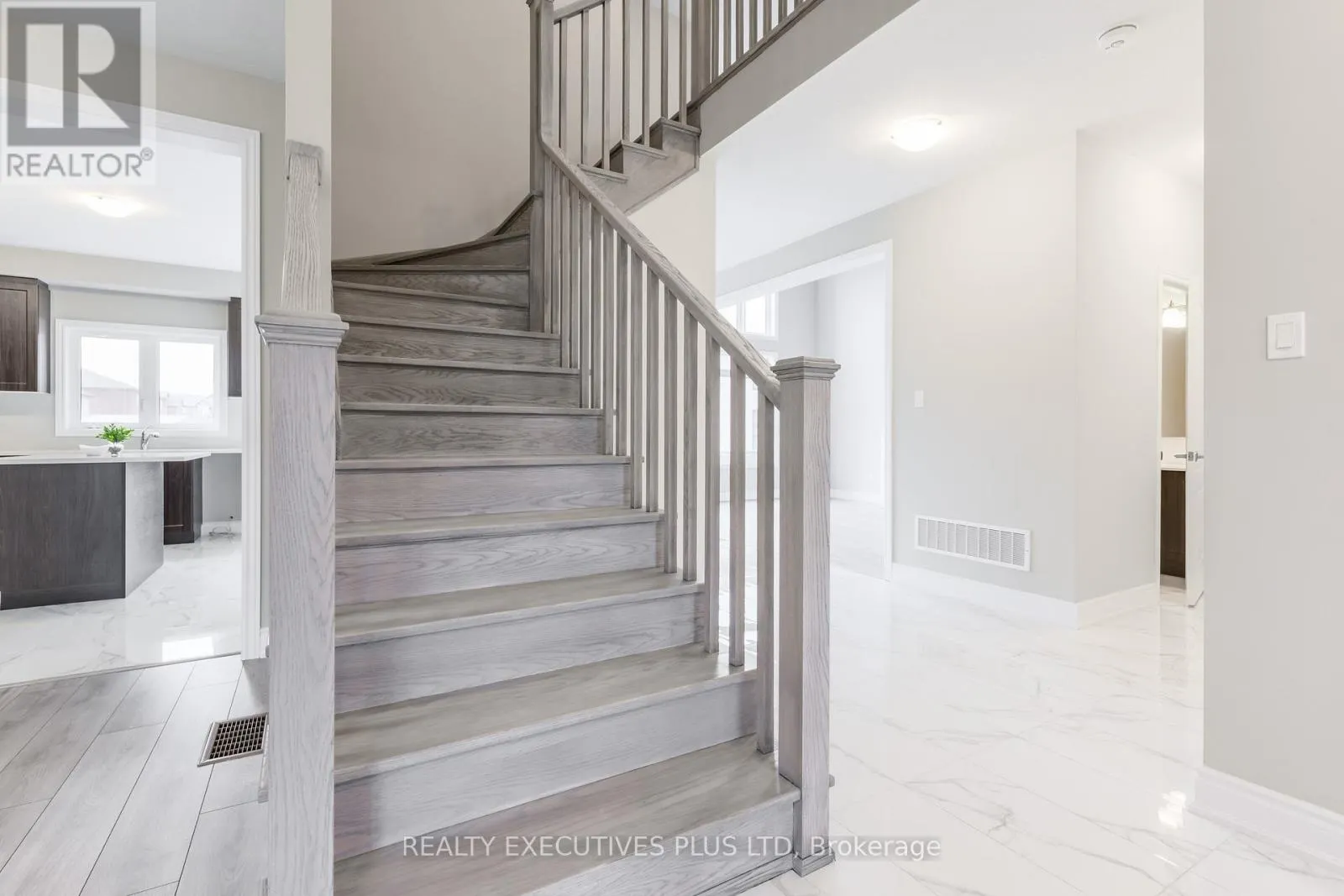 15 VENTURE WAY