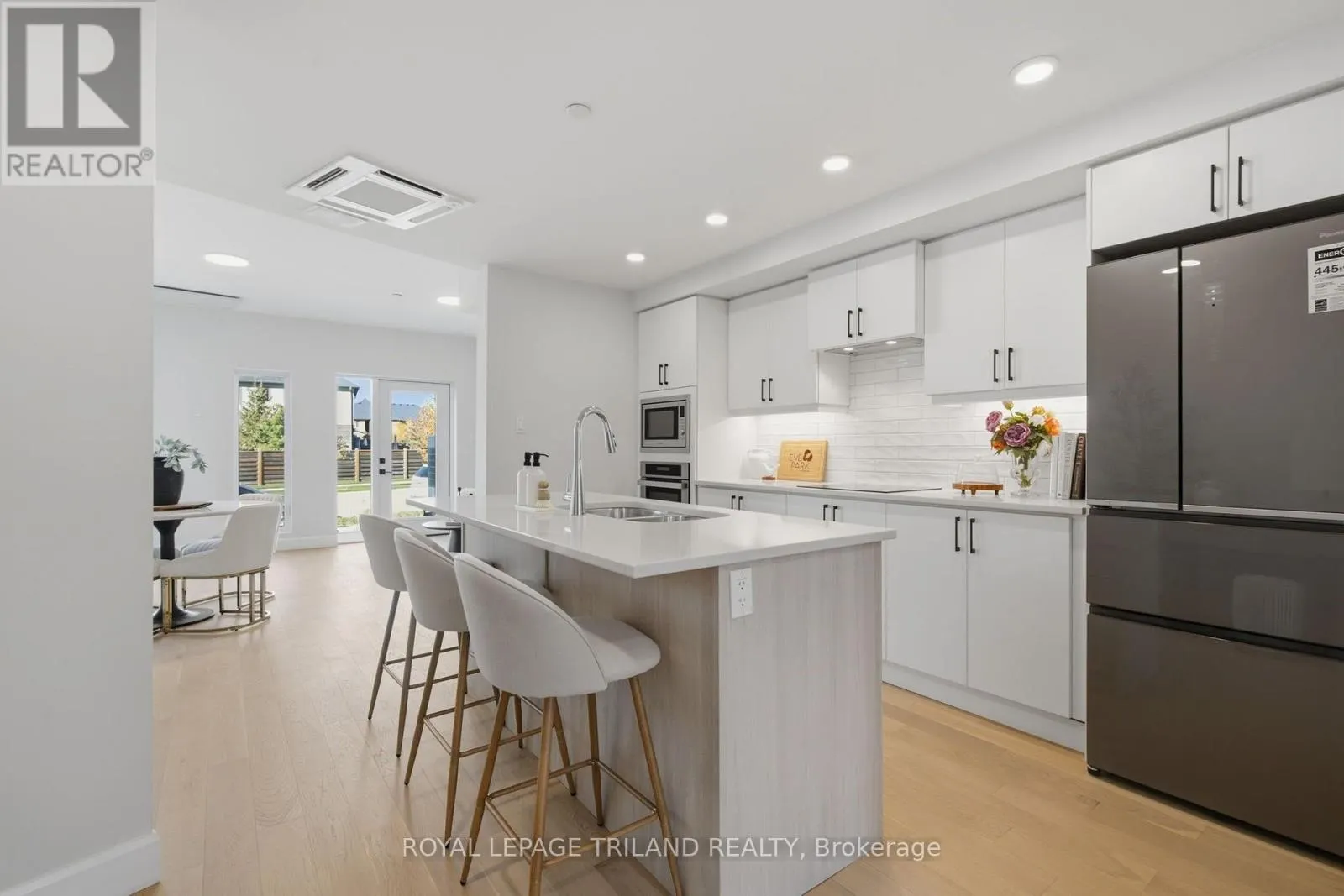 B117 - 2082 LUMEN DRIVE #B117