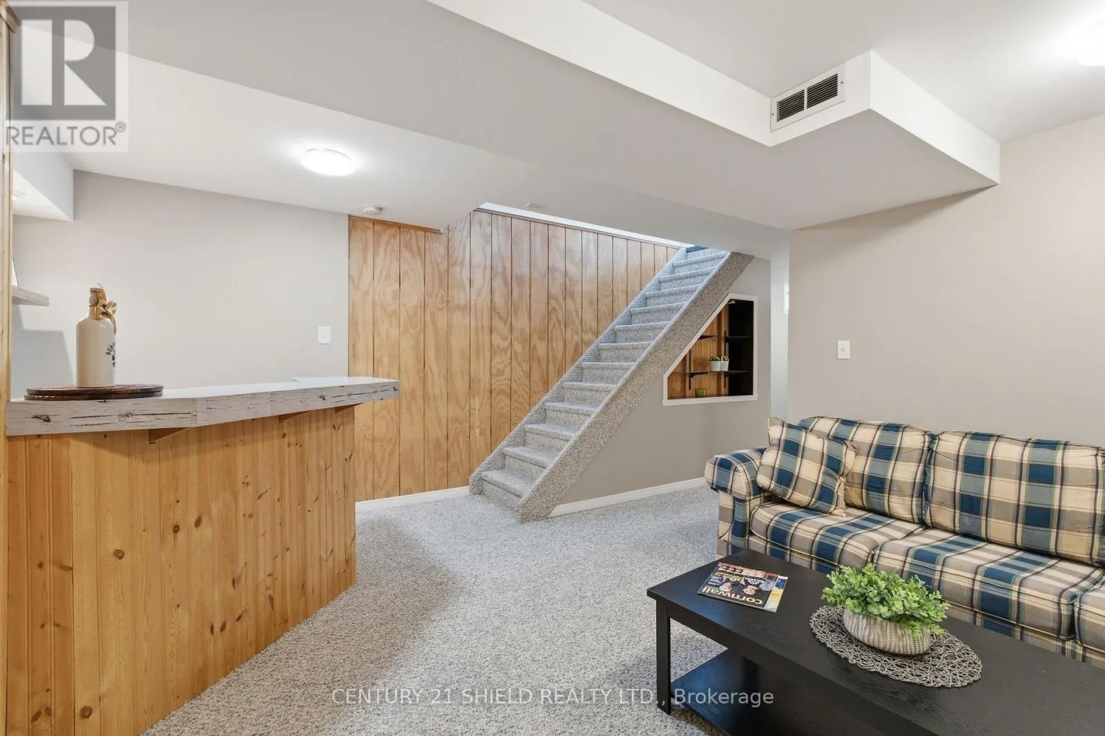 827 ALEXANDER AVENUE