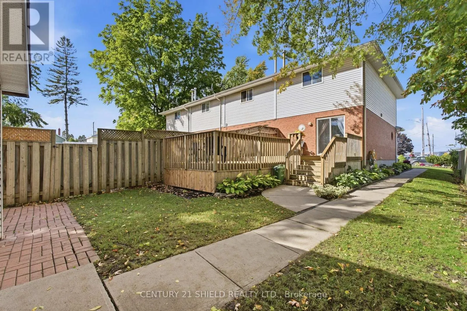 827 ALEXANDER AVENUE