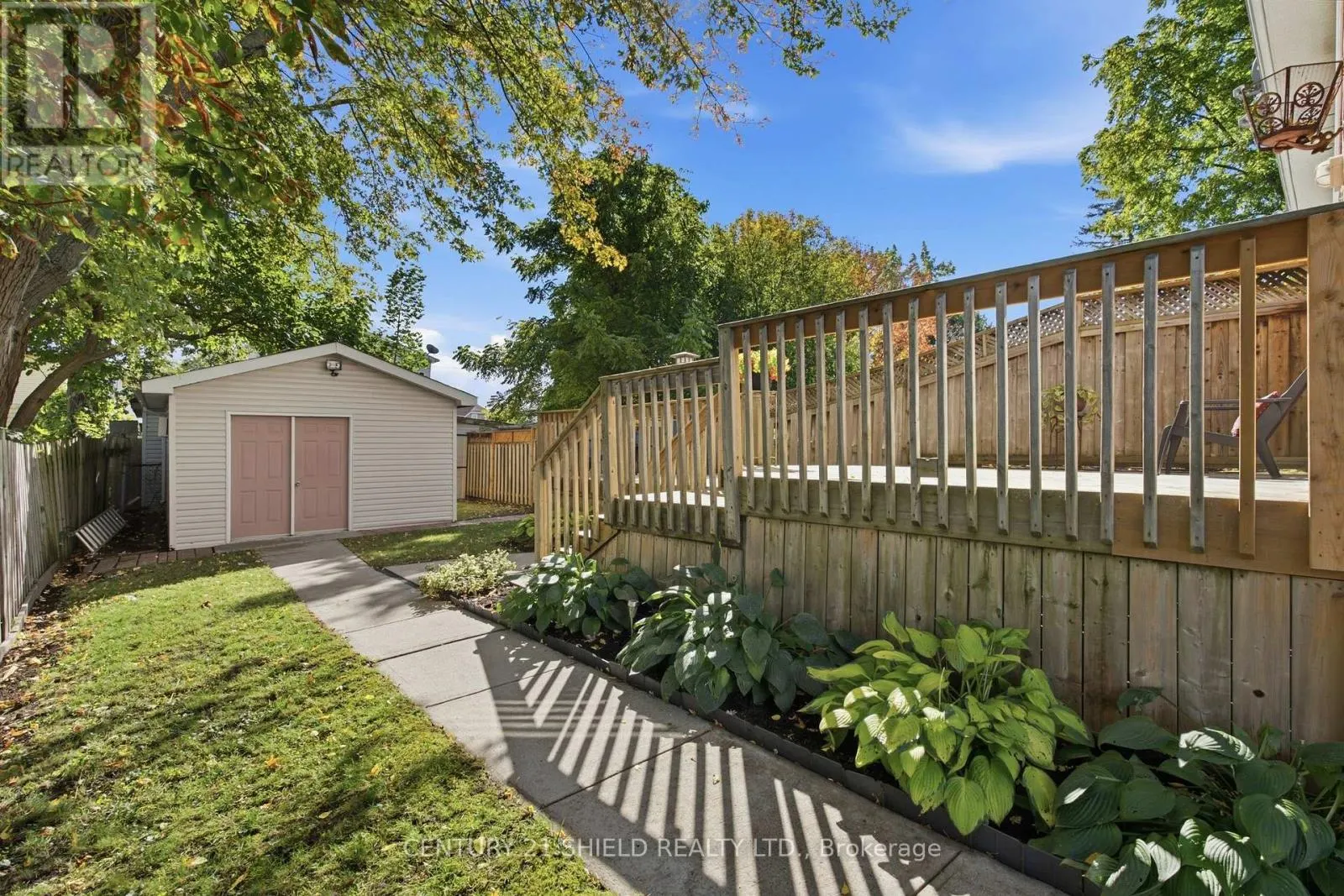 827 ALEXANDER AVENUE