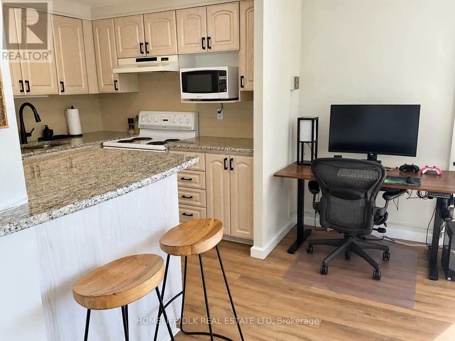 607 - 109 KING STREET E