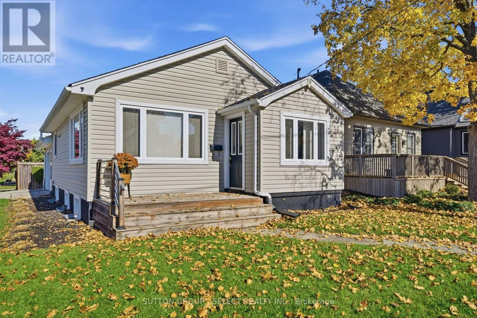 18 BRISCOE STREET W