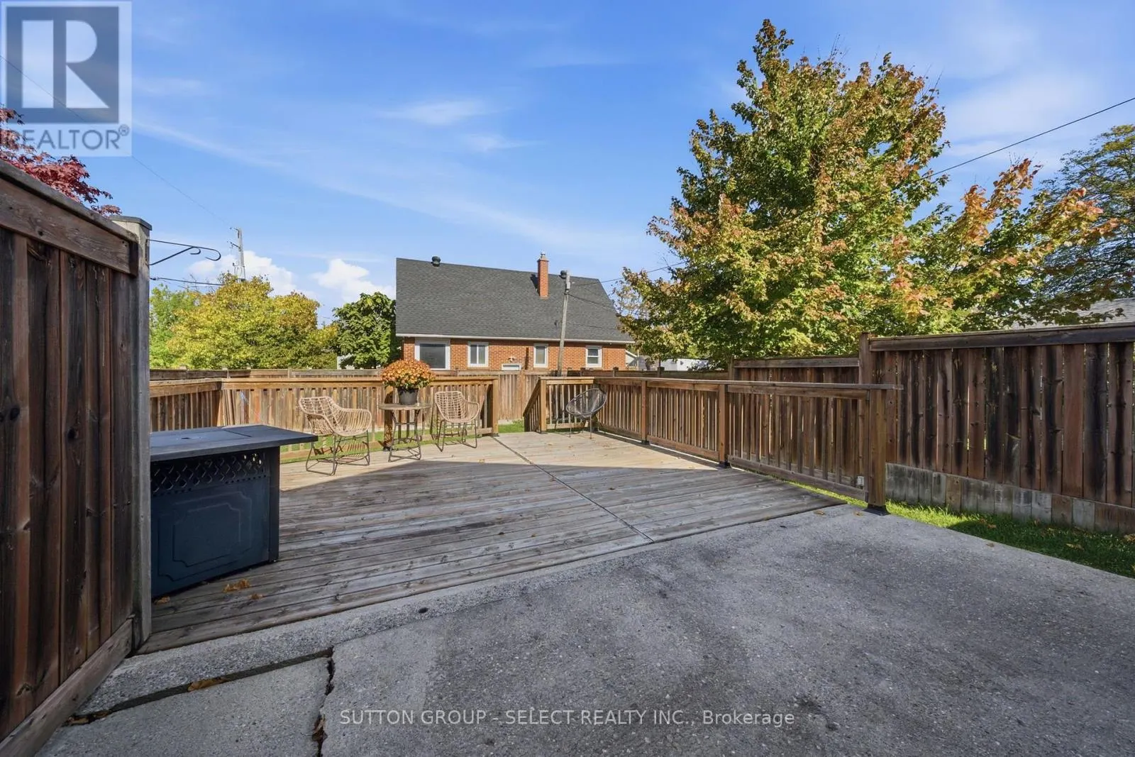 18 BRISCOE STREET W