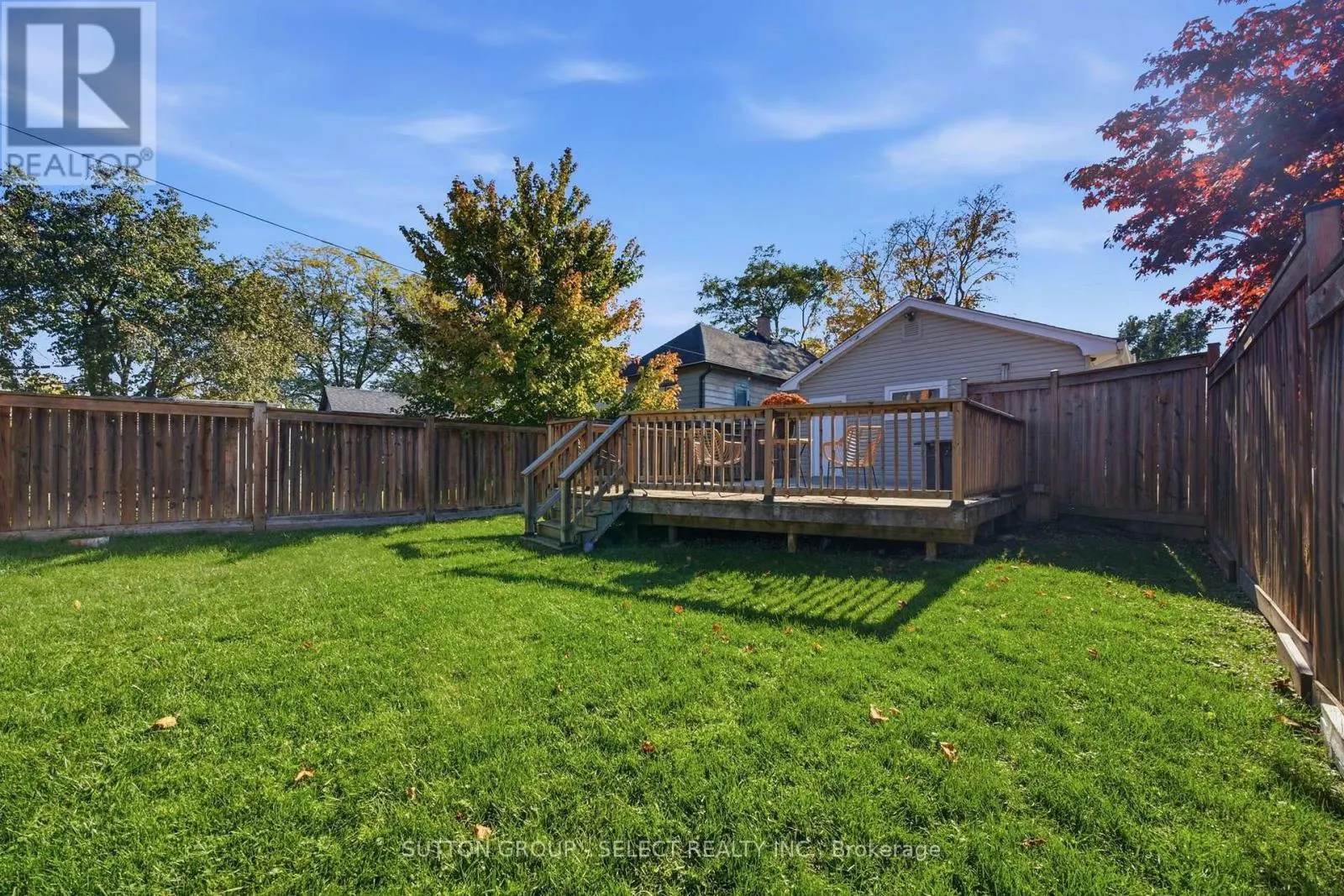 18 BRISCOE STREET W