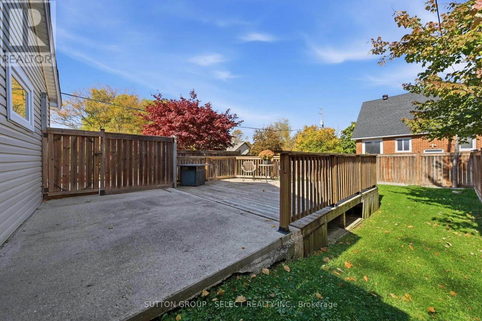 18 BRISCOE STREET W