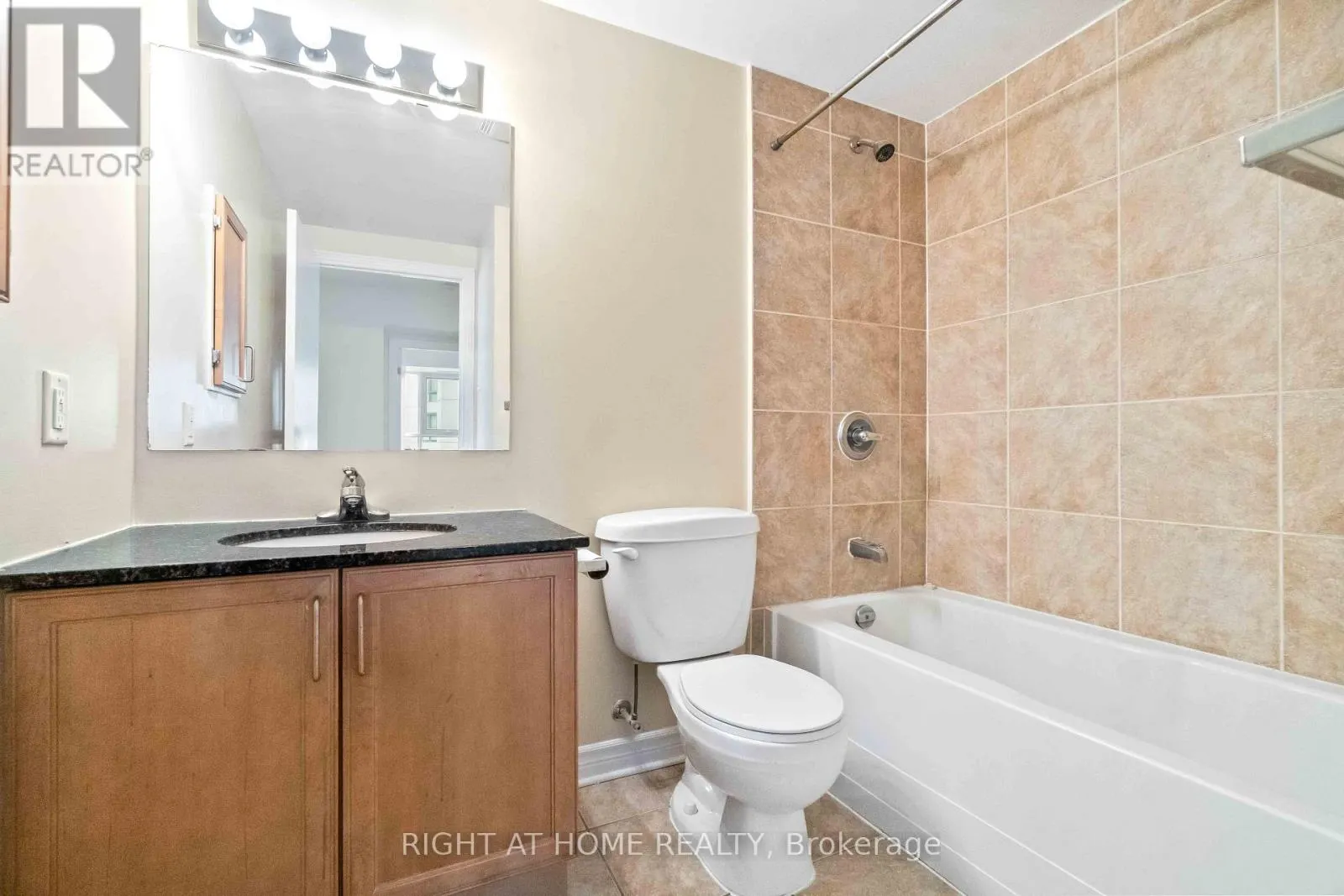 701 - 445 LAURIER AVENUE W