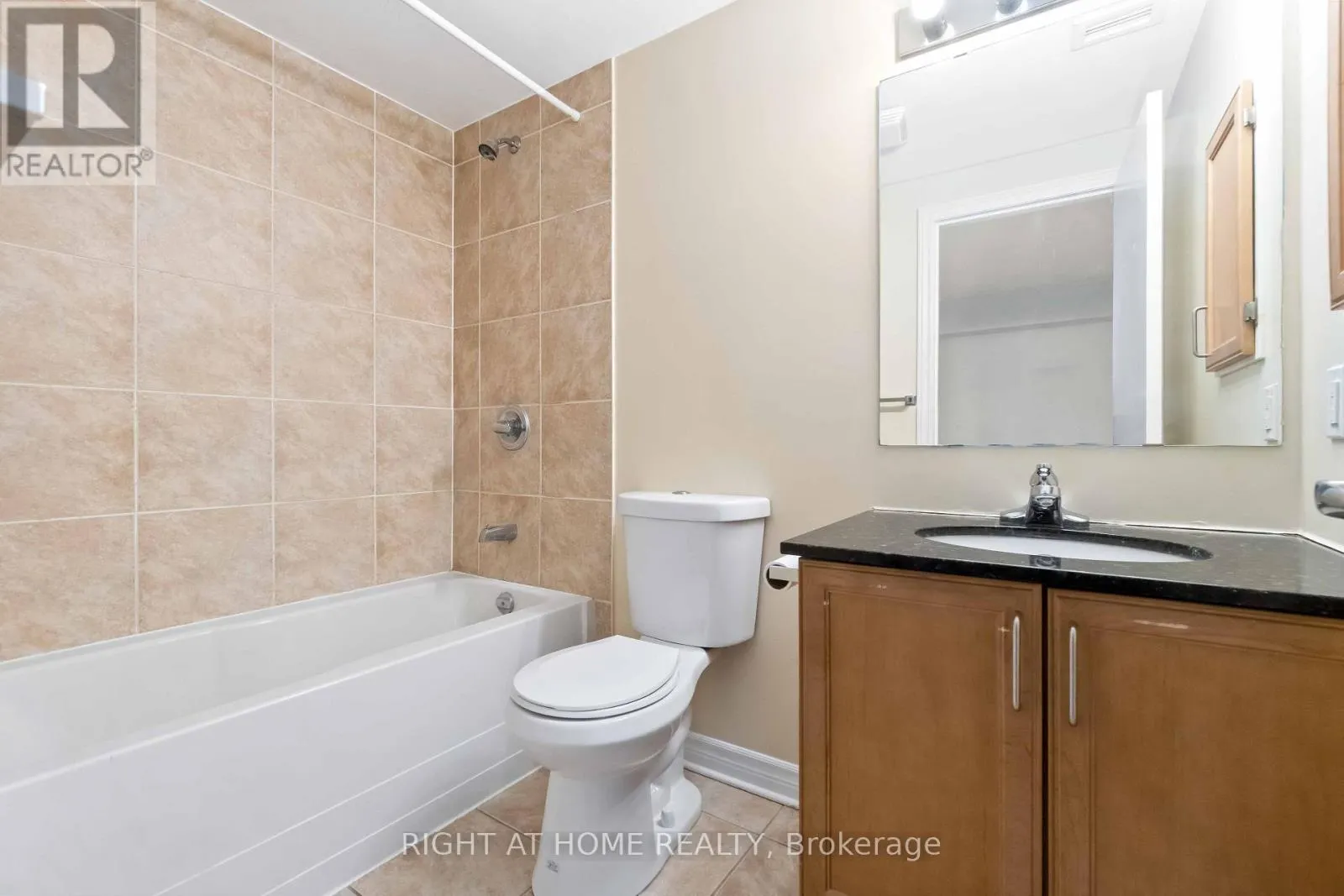 701 - 445 LAURIER AVENUE W