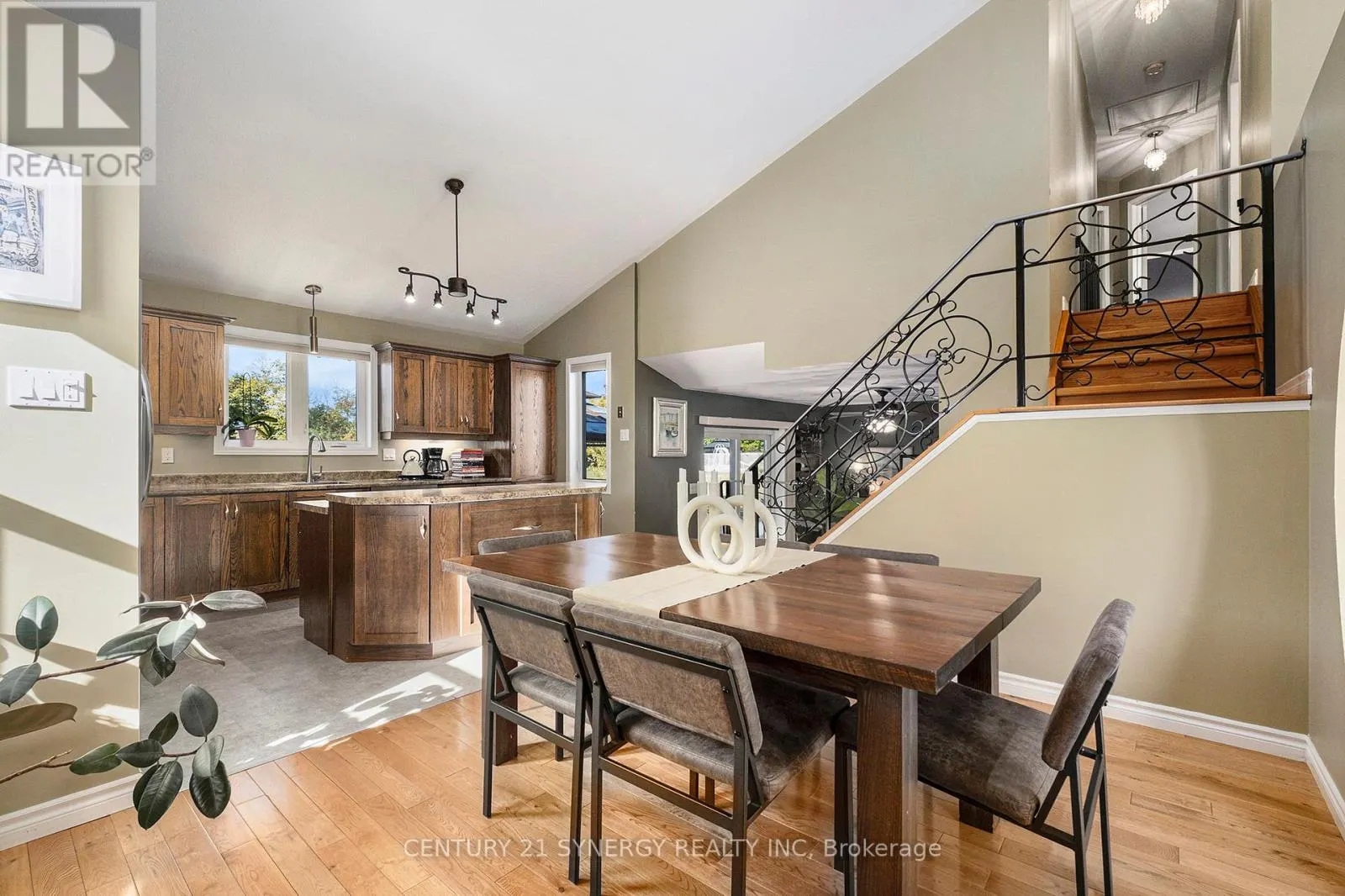 12 DAVIS LANE