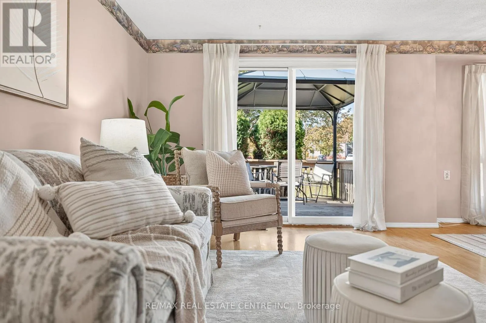 4 - 700 ERINBROOK DRIVE