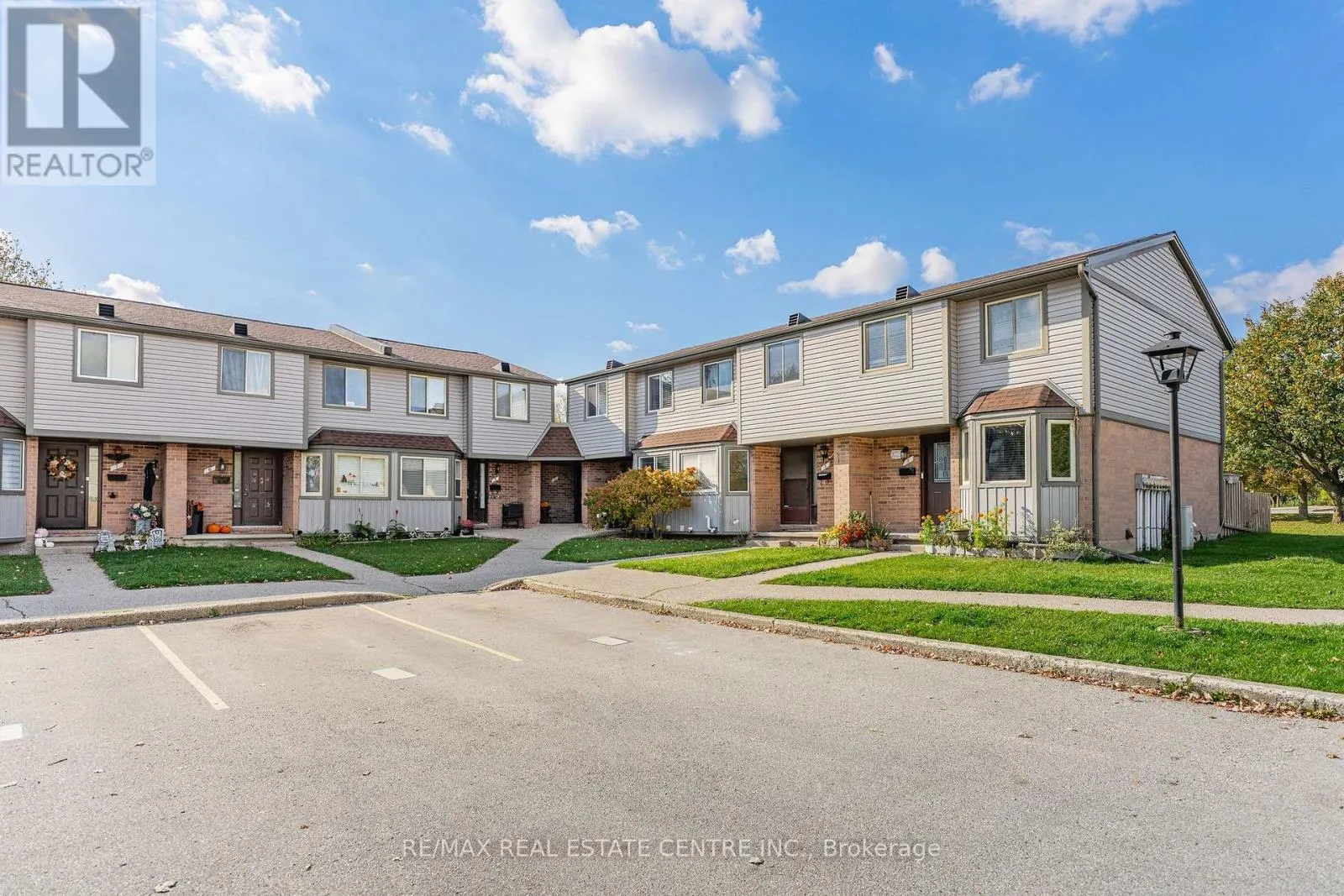 4 - 700 ERINBROOK DRIVE